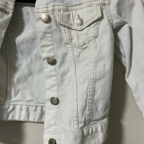 Little girls white denim jean jacket from H&M size 8-9 small flaw - Picture 2 of 6